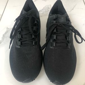 Mens Nike Zoom Pegasus 37 size 7 Black on Black